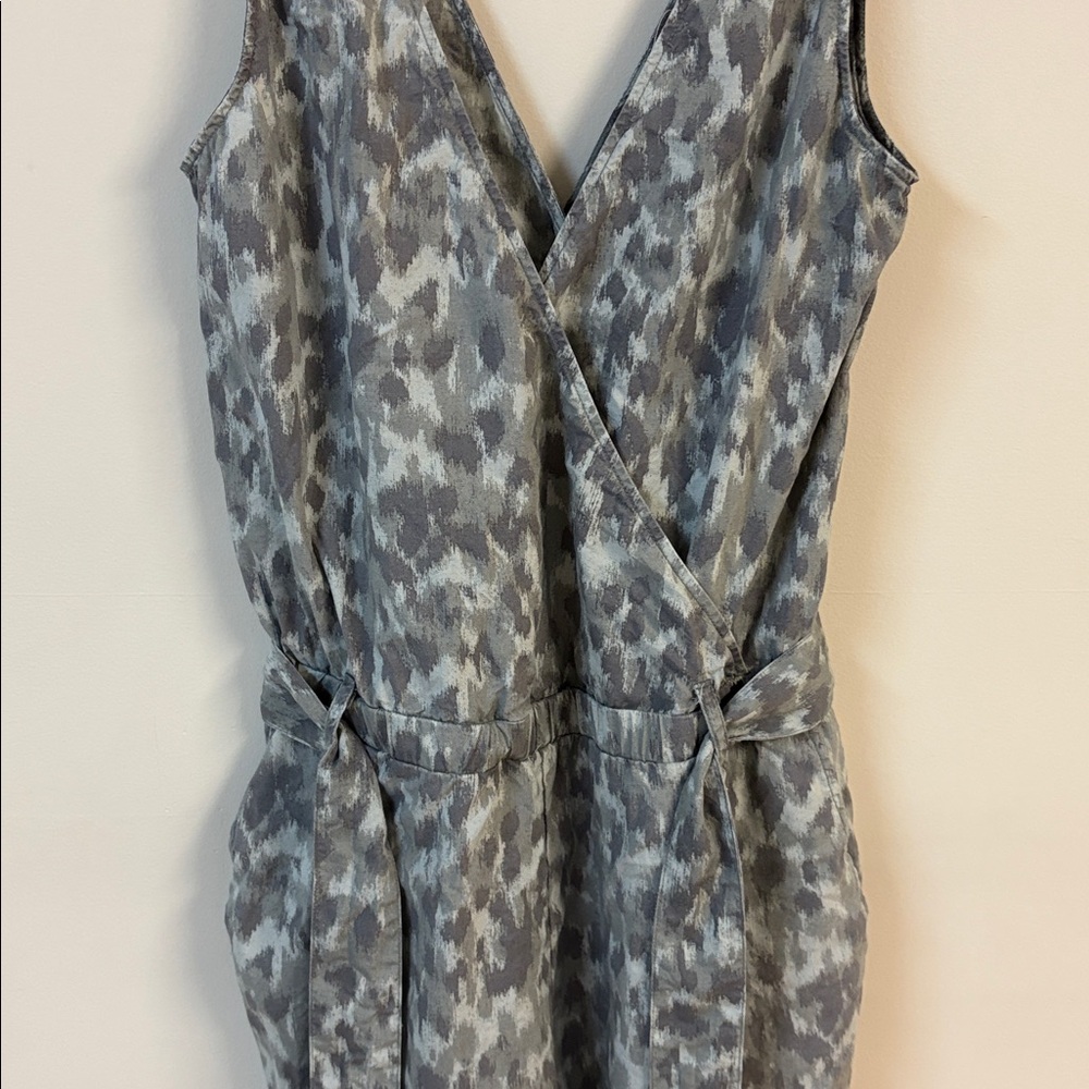 Anthropologie Cloth & Stone Gray animal print Patterned Jumpsuit size L - Picture 5 of 7